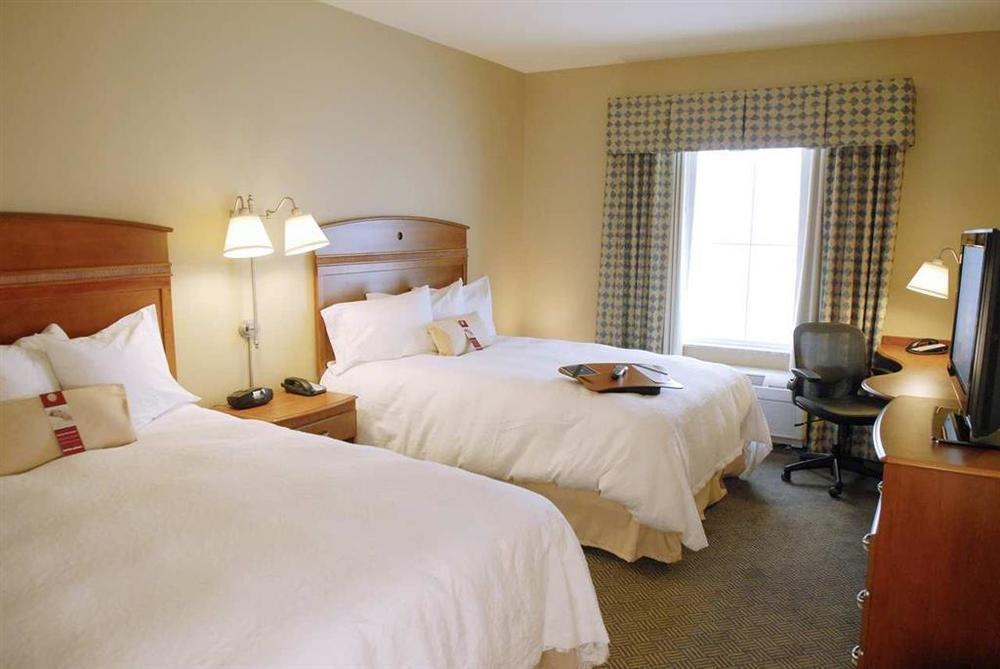 Hampton Inn & Suites Mystic Szoba fotó