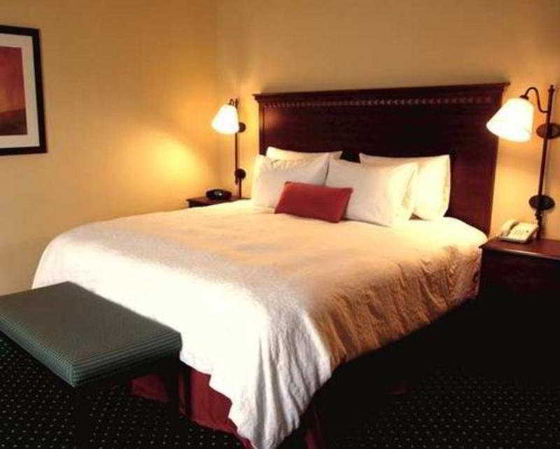Hampton Inn & Suites Mystic Szoba fotó
